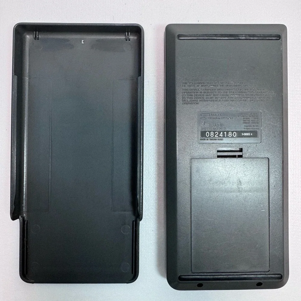 Texas Instruments TI-82 Graphing Calculator w/ cover&early functions in Calculus